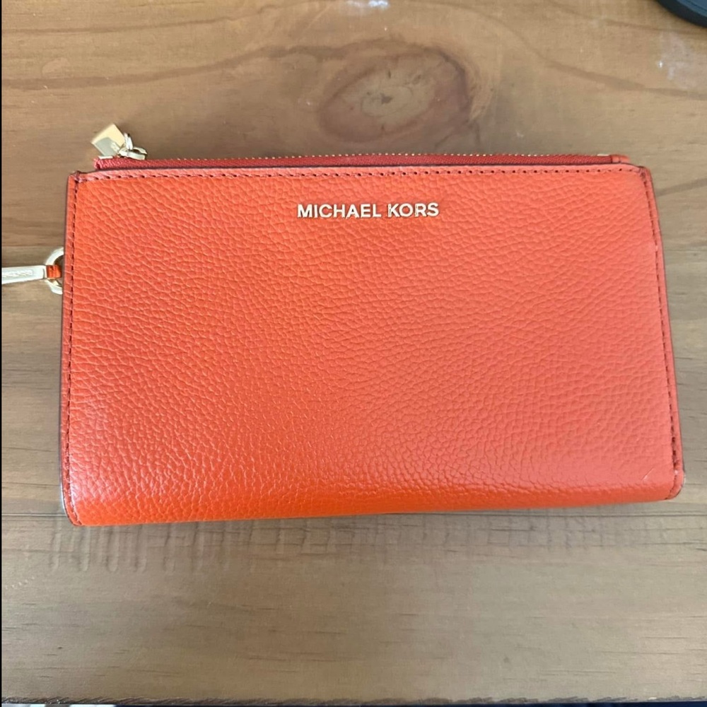Michael Kors Wristlet Wallet Orange